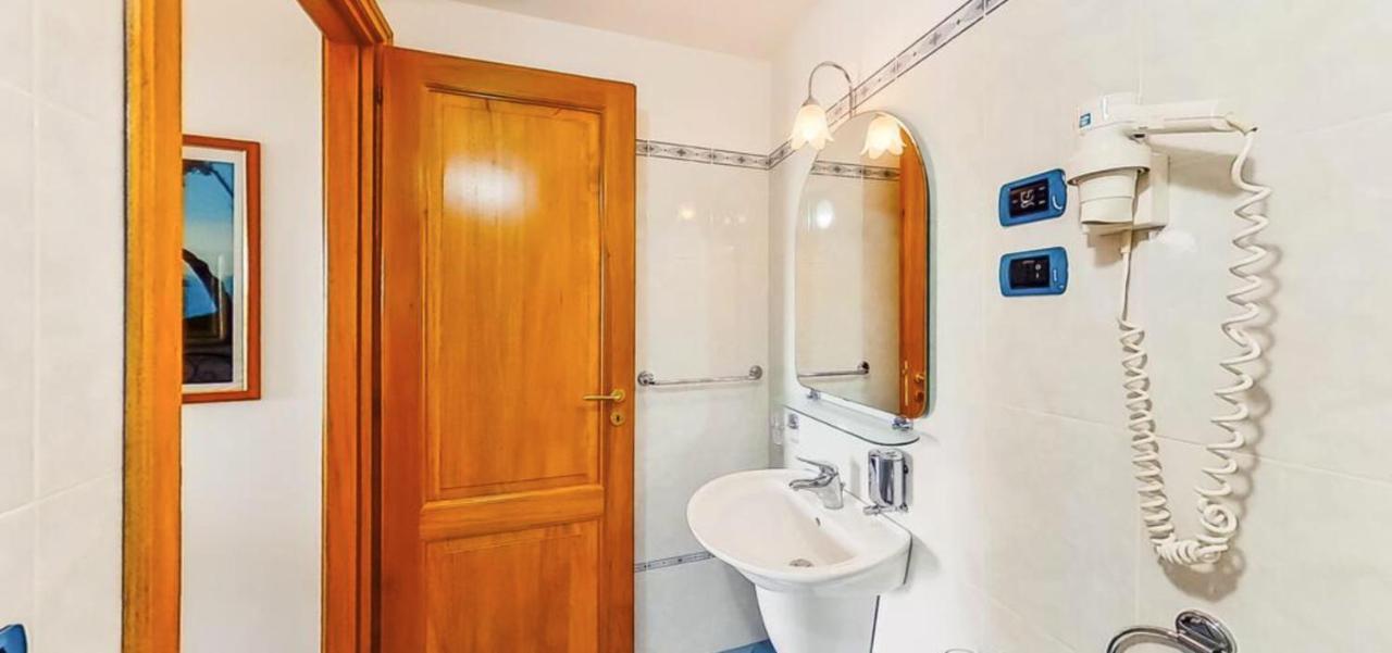 Casa Vacanza Artemis Lipari  Exterior photo
